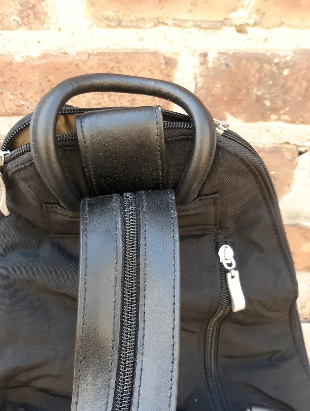 Baggallini Triangle Mini Backpack Black